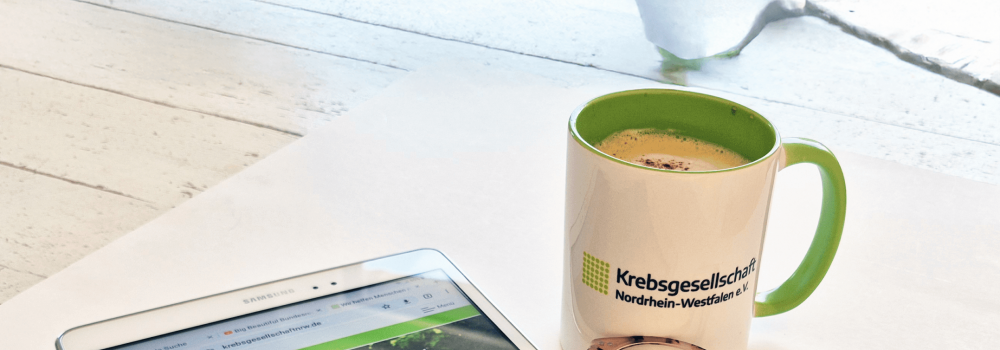 Tablett und Kaffee_S.10oderS117_KG_NRW